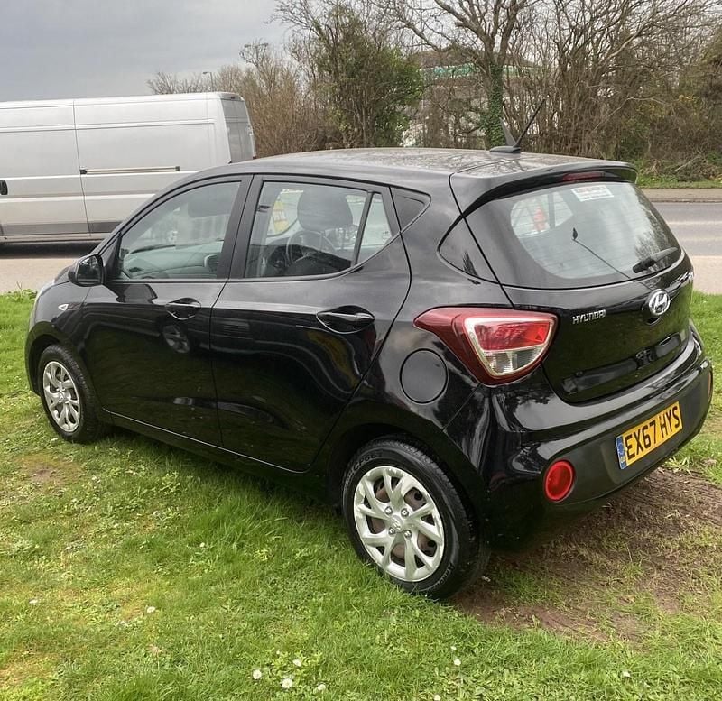 Used Hyundai i10 SE 83 HP (61 kW) 2017 Black Hatchback