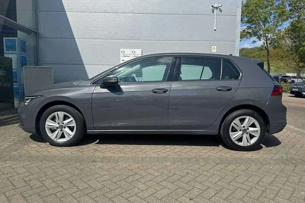 Used VW Golf VIII Life 130 HP (95 kW) 2023 Grey Hatchback