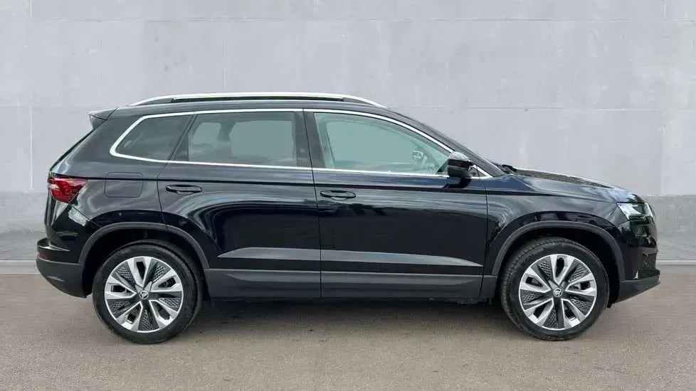 Usado Skoda Karoq SE L 150 CV (110 kW) 2025 Negro SUV