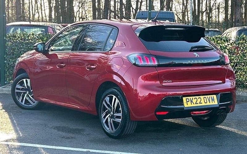 Used Peugeot 208 Allure Premium 131 HP (96 kW) 2022 Red Hatchback
