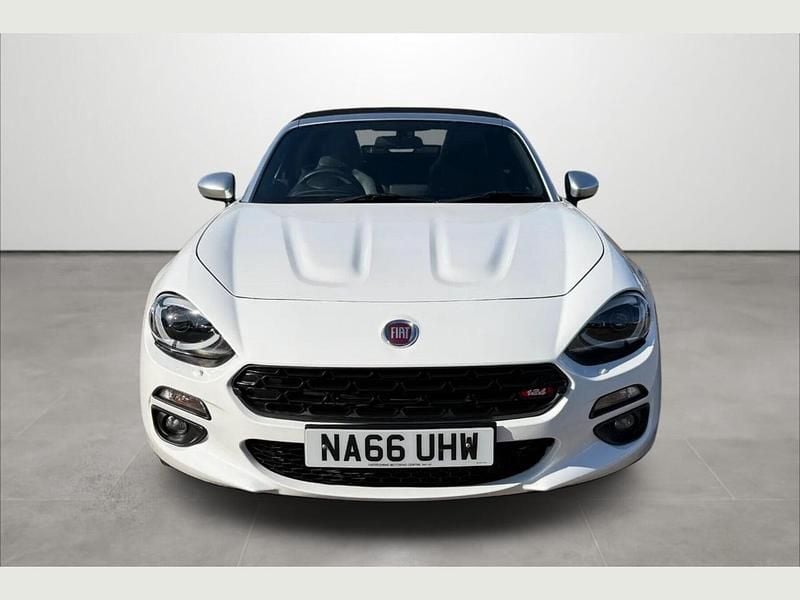 Used Fiat 124 Spider Lusso Plus 138 HP (101 kW) 2016 White Cabriolet