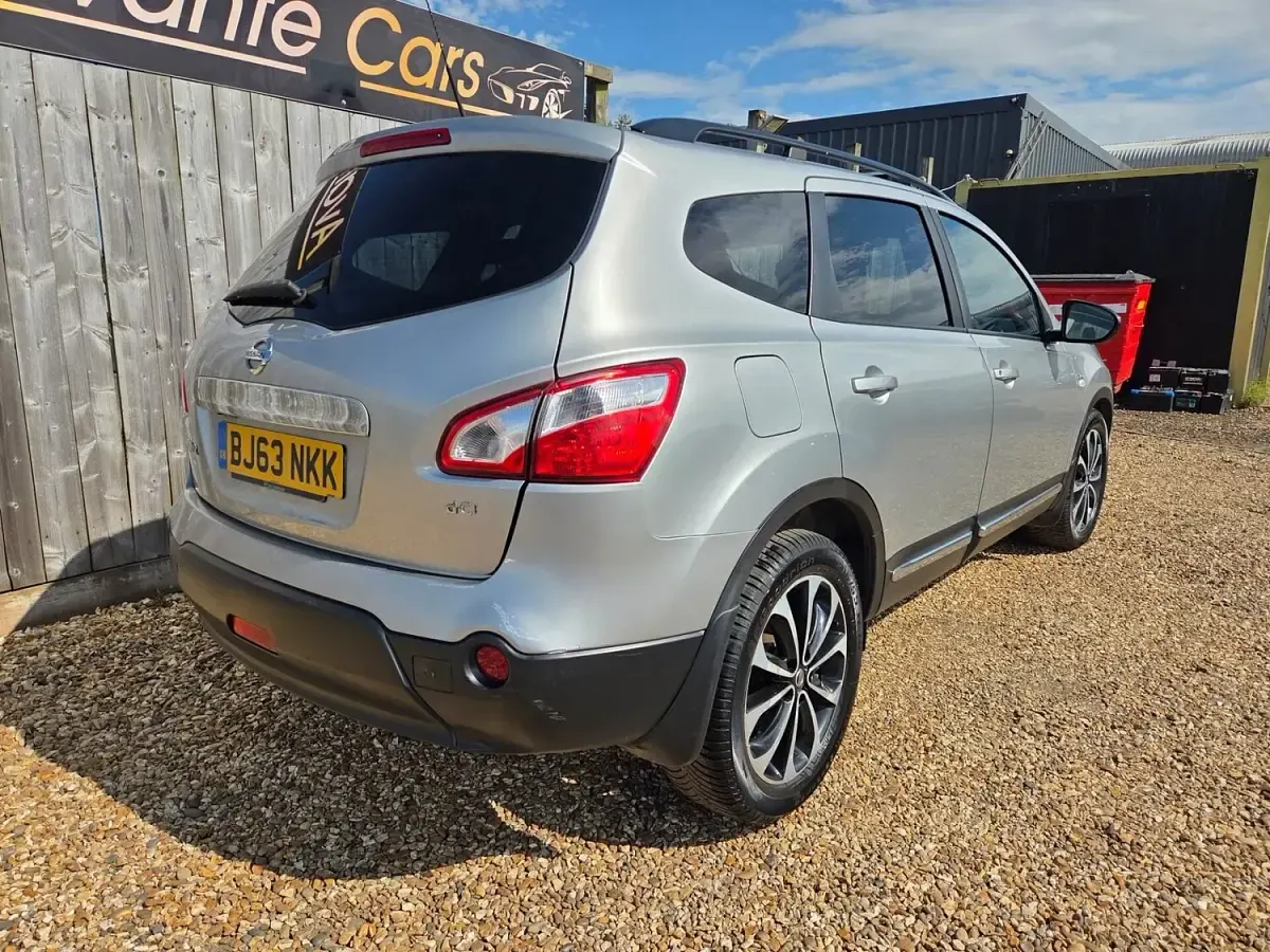 Used Nissan Qashqai 360º 130 HP (95 kW) 2013 Silver SUV