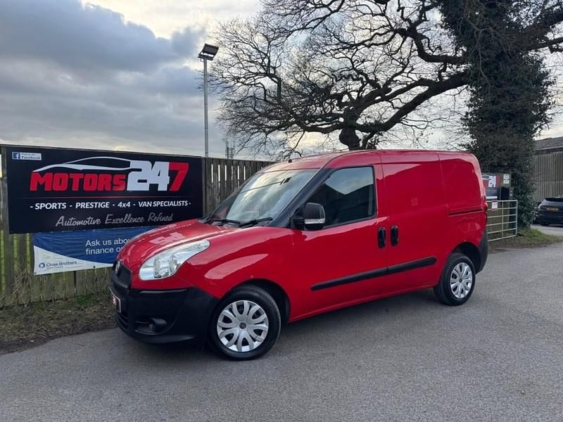 Red Used 2013 Fiat Doblò MPV | £4,995 (A bit pricey) - Image 1/3