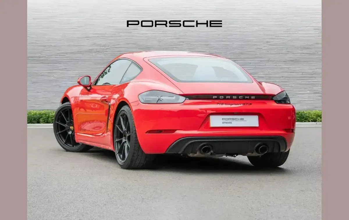 Used Porsche Cayman 394 HP (289 kW) 2021 Red Coupe