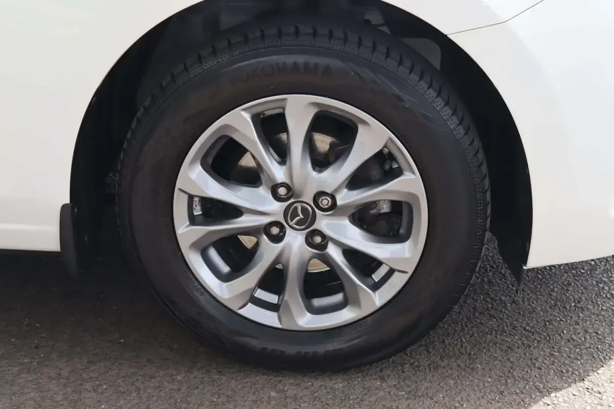Used Mazda 2 75 HP (55 kW) 2022 Arctic white Hatchback