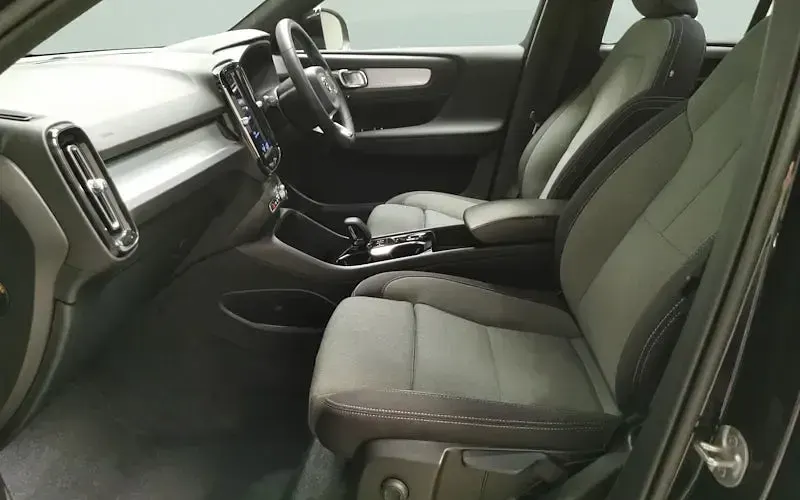 Used Volvo XC40 Plus 211 HP (155 kW) 2023 Black SUV