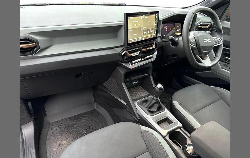 New Dacia Bigster Extreme 138 HP (101 kW) 2025 Grey SUV