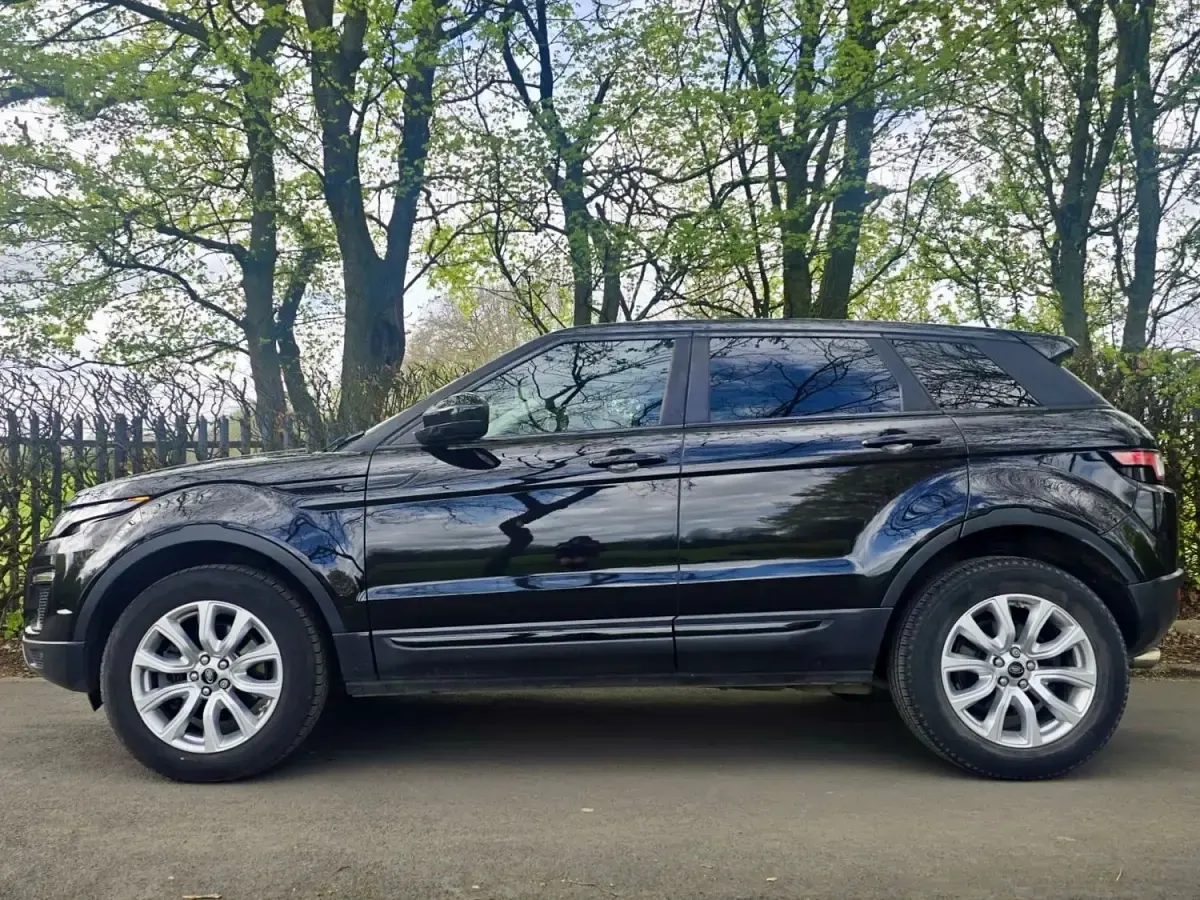 Usado Land Rover Range Rover evoque SE 180 HP (132 kW) 2016 Preto Carrinha