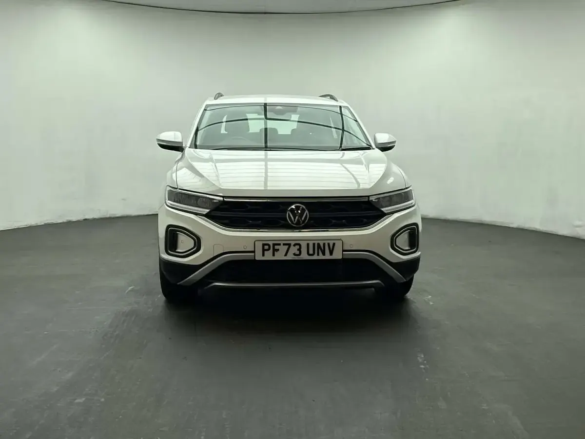 Used VW T-Roc Life 108 HP (79 kW) 2023 White SUV
