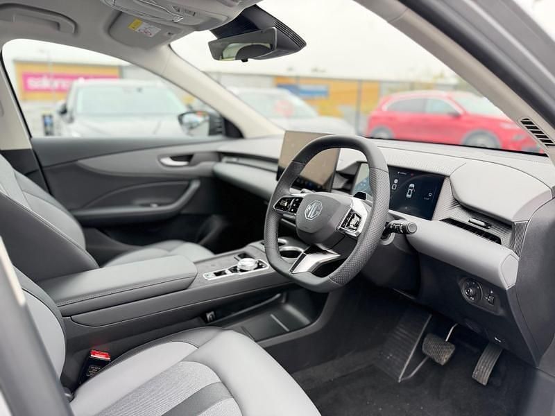 New MG MG5 EV Trophy 2025 Silver Estate