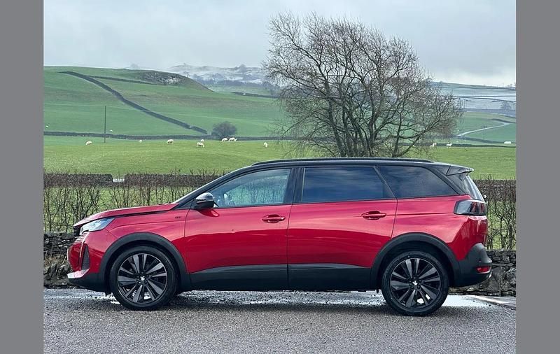 Used Peugeot 5008 GTi 130 HP (95 kW) 2022 Red SUV