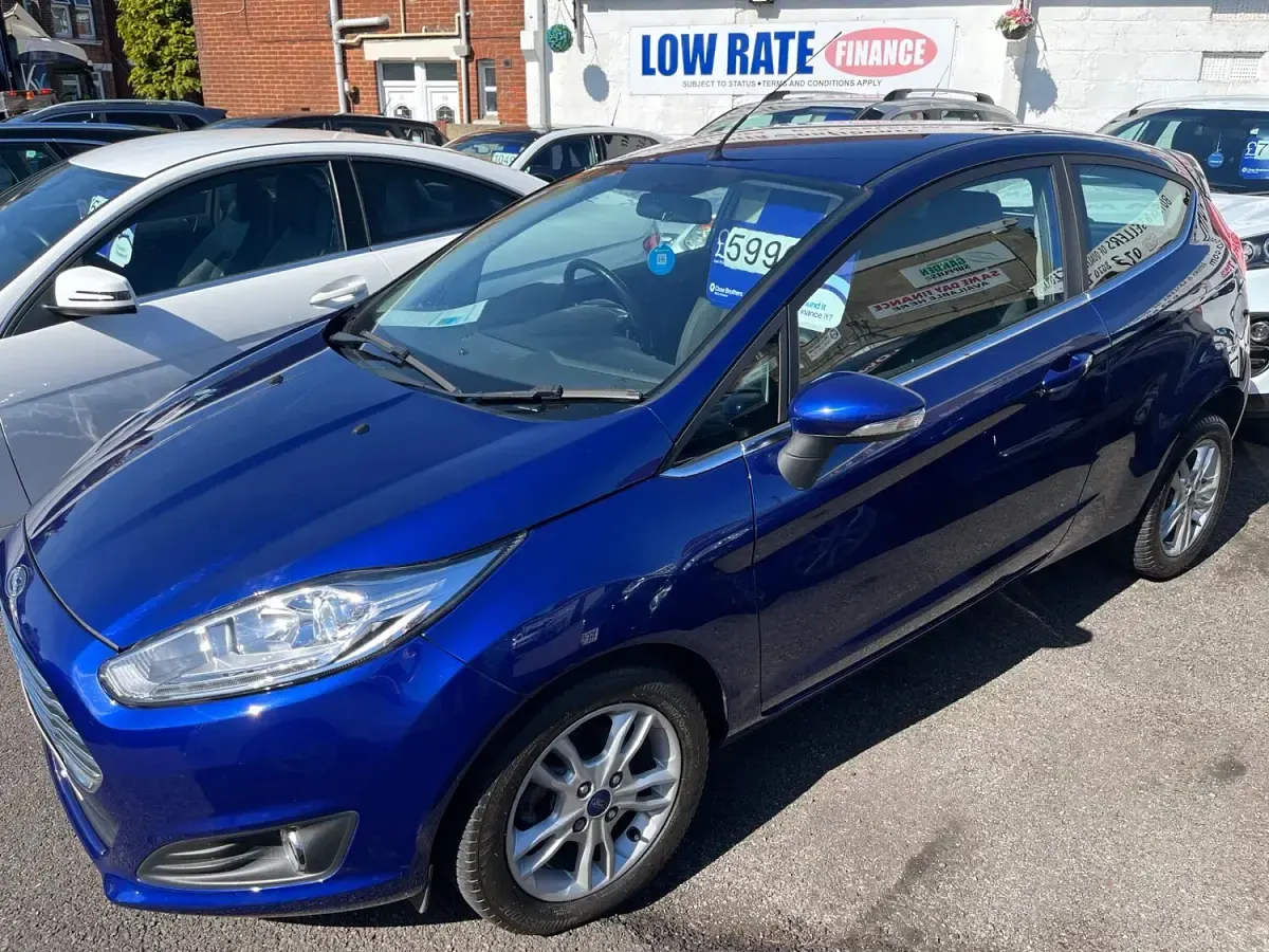 Used Ford Fiesta Zetec 82 HP (60 kW) 2017 Blue Hatchback