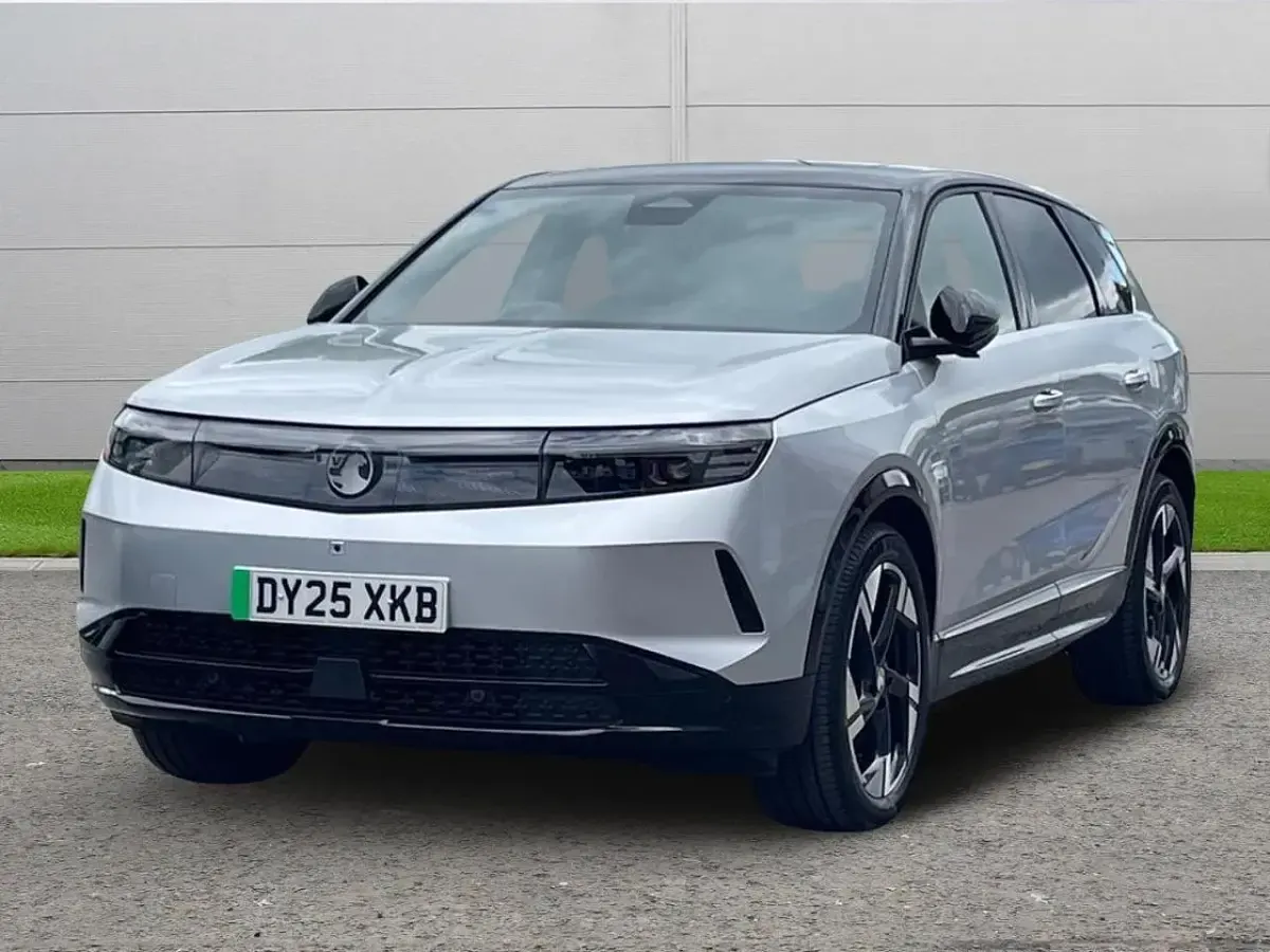 Used Vauxhall Grandland Ultimate 154 kW (210 HP) 2025 Grey SUV