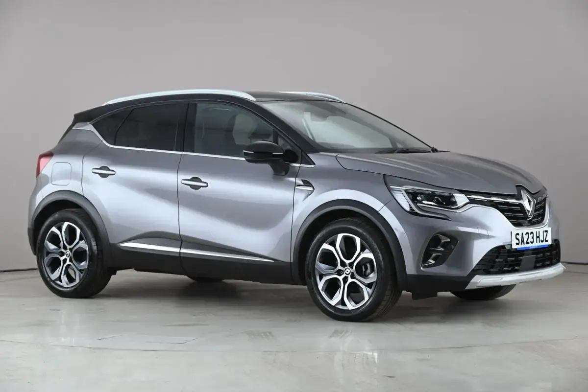 Begagnad Renault Captur Techno 143 HK (105 kW) 2023 SUV