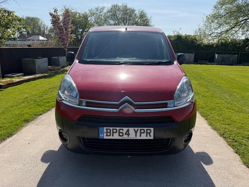 Used Citroën Berlingo 75 HP (55 kW) 2015 Red MPV