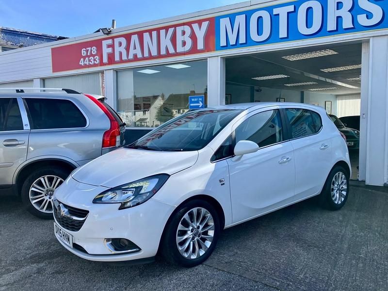Used Vauxhall Corsa 100 HP (73 kW) 2015 White Hatchback