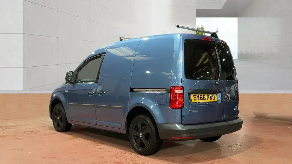 Begagnad VW Caddy Startline 102 HK (75 kW) 2016 Blå Minibuss