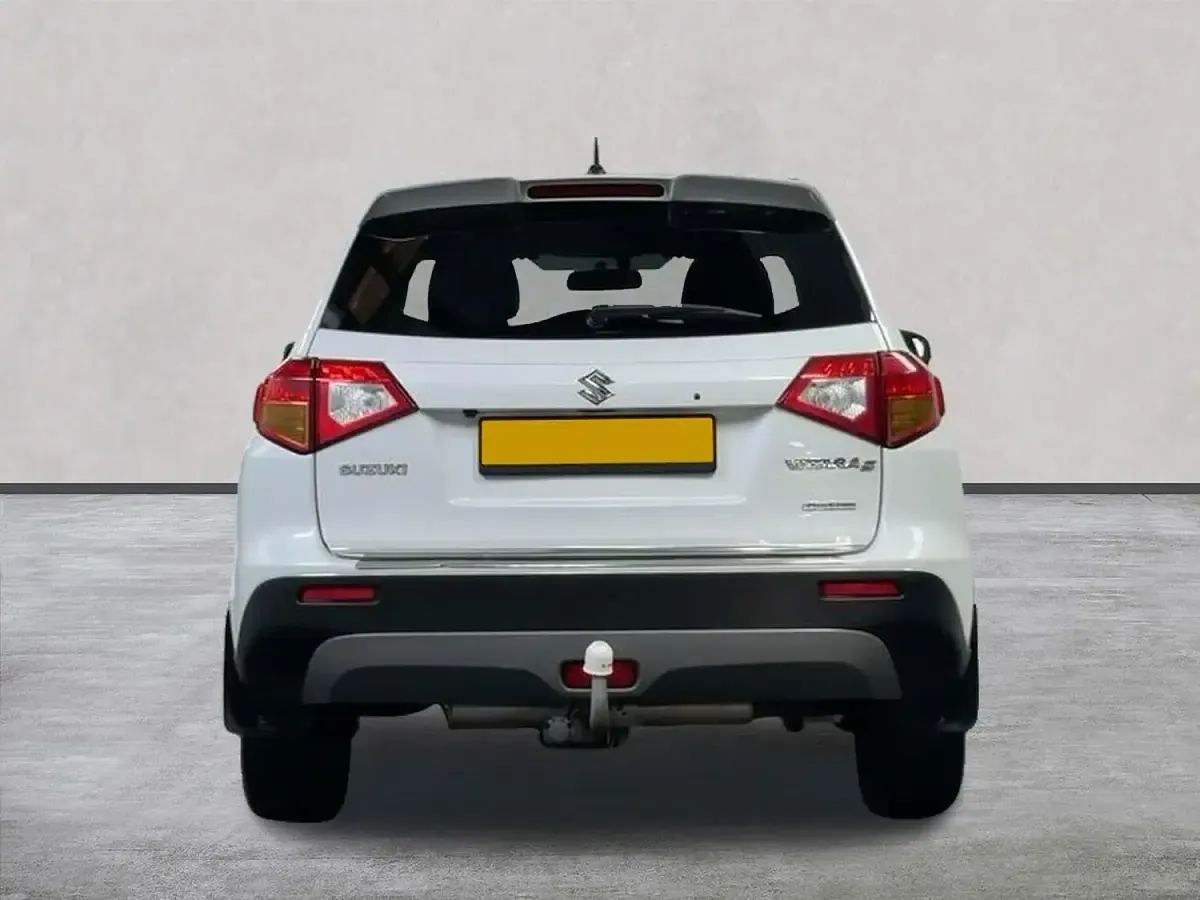 Used Suzuki Vitara 140 HP (102 kW) 2016 White SUV