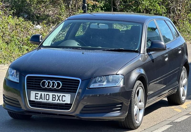Begagnad Audi A3 102 HK (75 kW) 2010 Grå Halvkombi