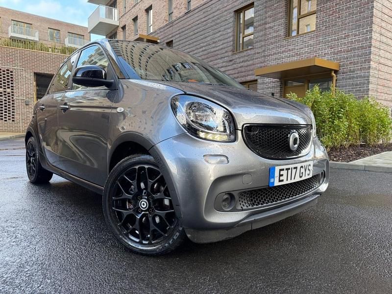 Black Used 2017 Smart ForFour Premium Hatchback | £6,595 (Super price) - Image 1/4