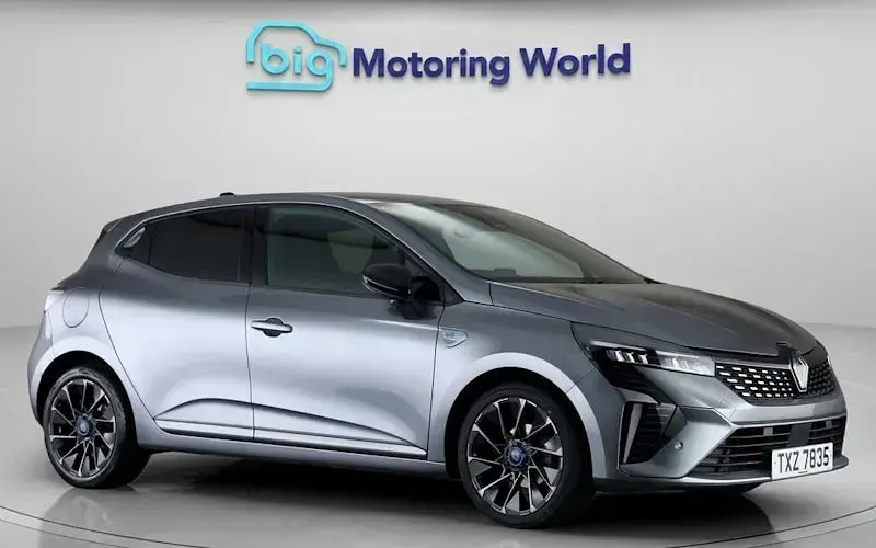 Used Renault Clio Esprit Alpine 90 HP (66 kW) 2024 Hatchback