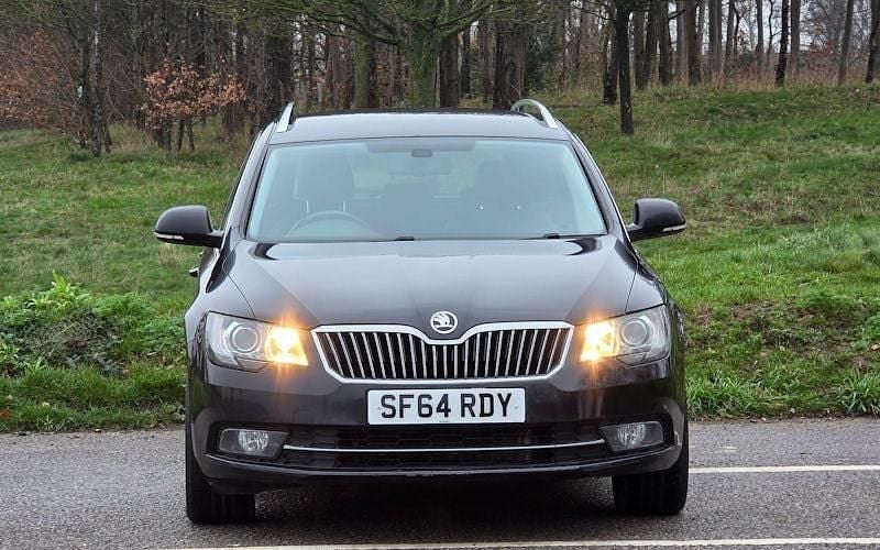 Used Skoda Superb 170 HP (125 kW) 2014 Black Estate