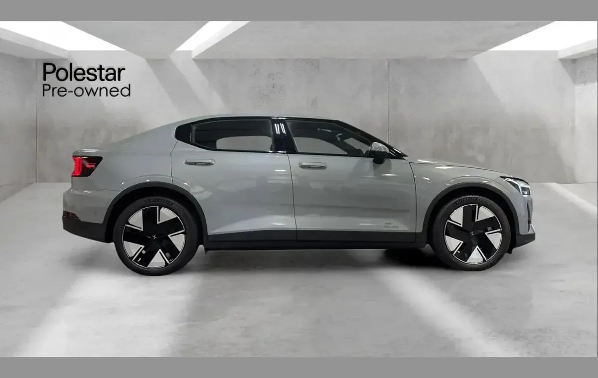 Novo Polestar 2 Long Range Single Motor 219 kW (299 HP) 2026 Cinzento Citadino