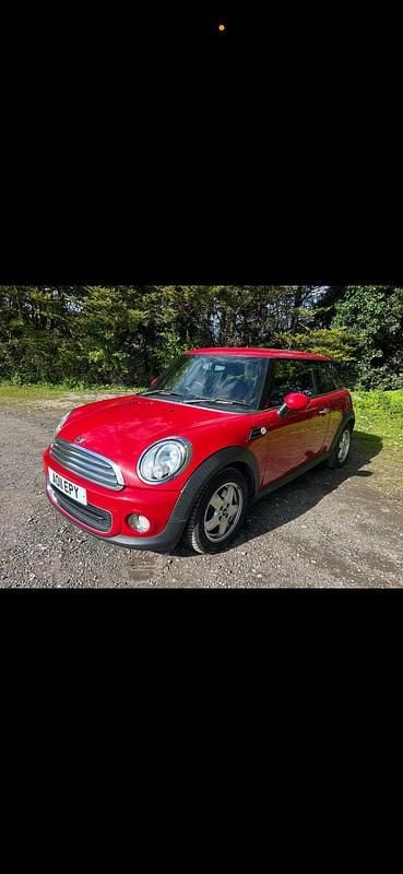 Used Mini ONE Hatch 98 HP (72 kW) 2011 Red Hatchback