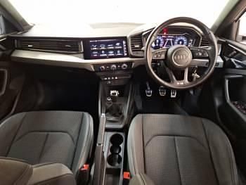Usado Audi A1 S-Line 110 CV (80 kW) 2023 Blanco SUV