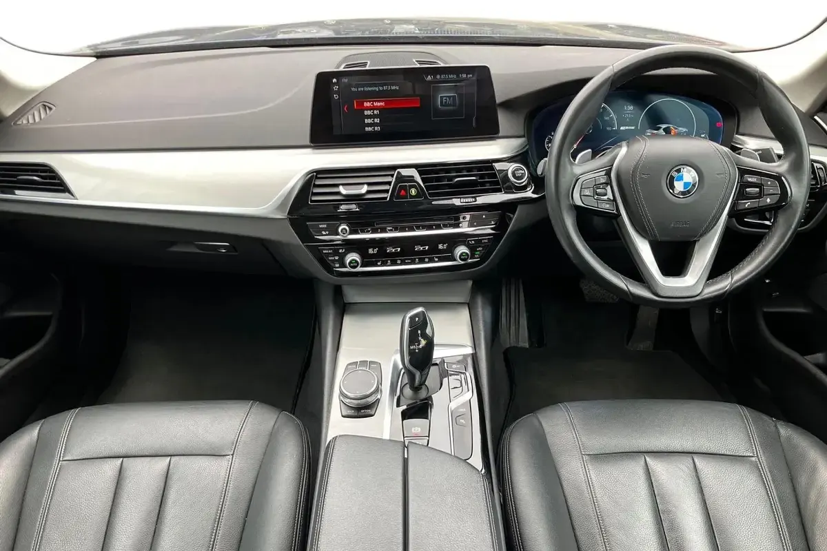 Used BMW 530e Sport Line 252 HP (185 kW) 2018 Blue Sedan