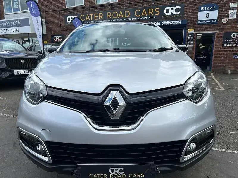 Used Renault Captur Expression+ 90 HP (66 kW) 2015 Silver SUV