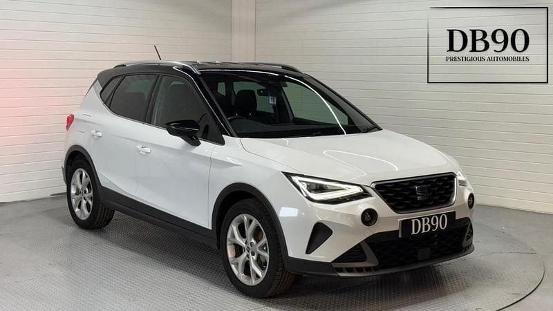 White Used 2023 Seat Arona FR SUV | £14,991 (Fair price) - Image 1/4