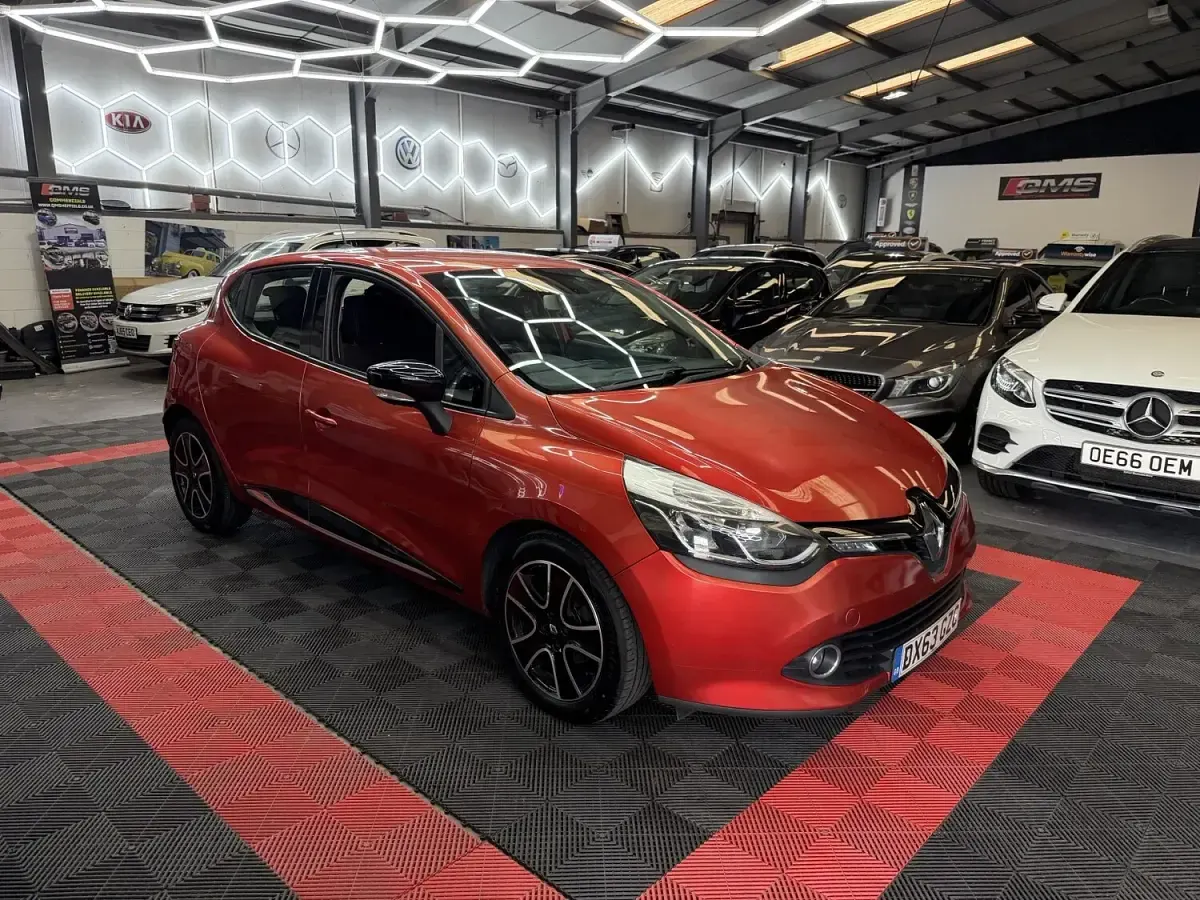Used Renault Clio IV Dynamique 90 HP (66 kW) 2013 Red Hatchback