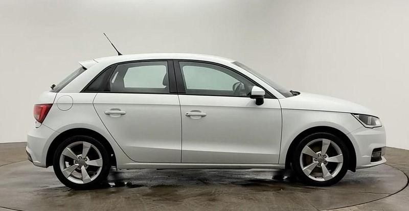 Used Audi A1 Sportback Sport 125 HP (91 kW) 2018 White Hatchback