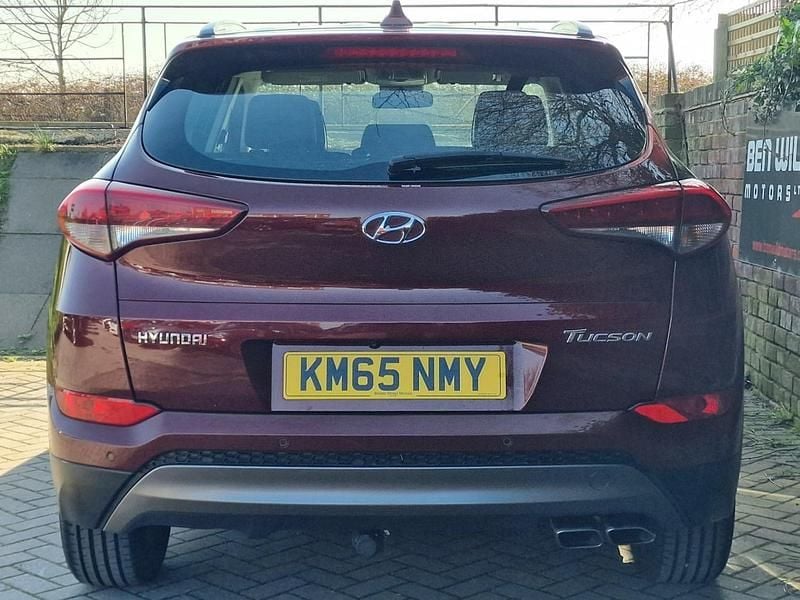 Used Hyundai Tucson SE 2015 Red SUV