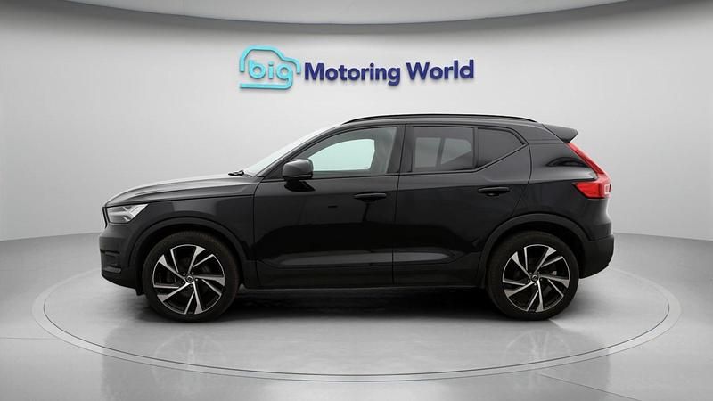 Used Volvo XC40 R-Design Pro 197 HP (144 kW) 2021 Black SUV