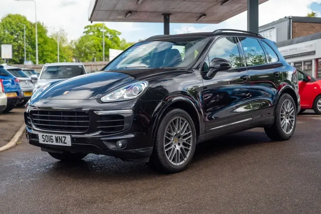 Usado Porsche Cayenne 2016 Preto SUV