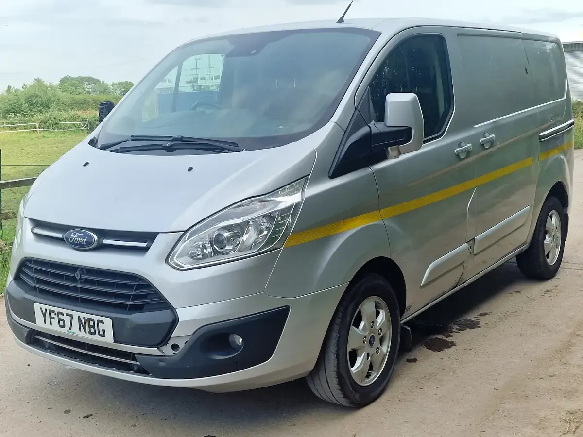 Used Ford Transit Custom Limited 130 HP (95 kW) 2017 Silver Van