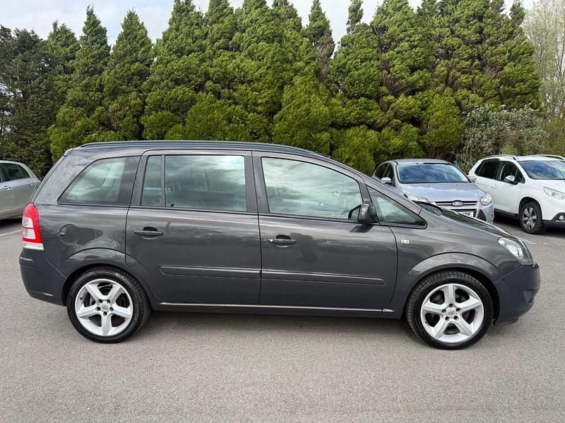 Used Vauxhall Zafira 115 HP (84 kW) 2013 Grey MPV