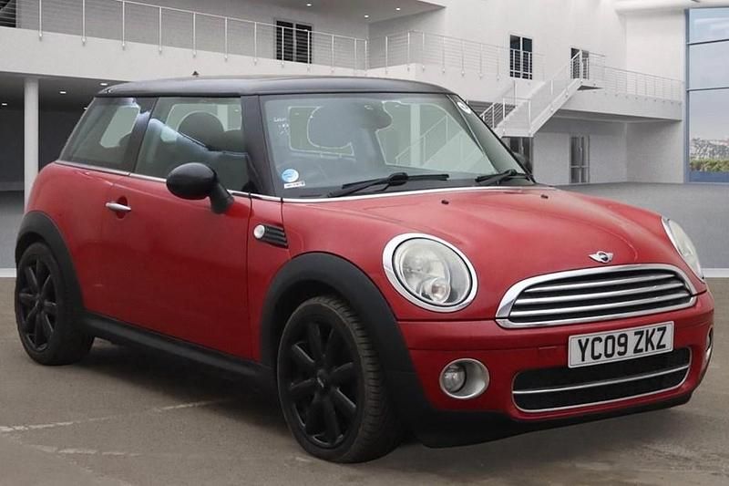 Red Used 2009 Mini Cooper D Hatch Hatchback | £2,499 (Fair price) - Image 1/1
