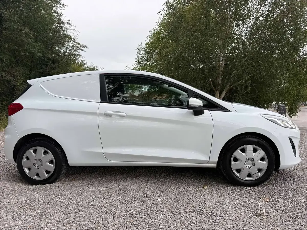 Used Ford Fiesta 2019 White Hatchback