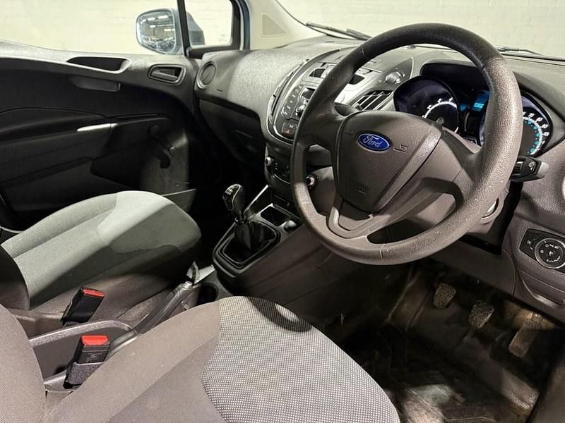 Used Ford Transit S 100 HP (73 kW) 2021 White Van