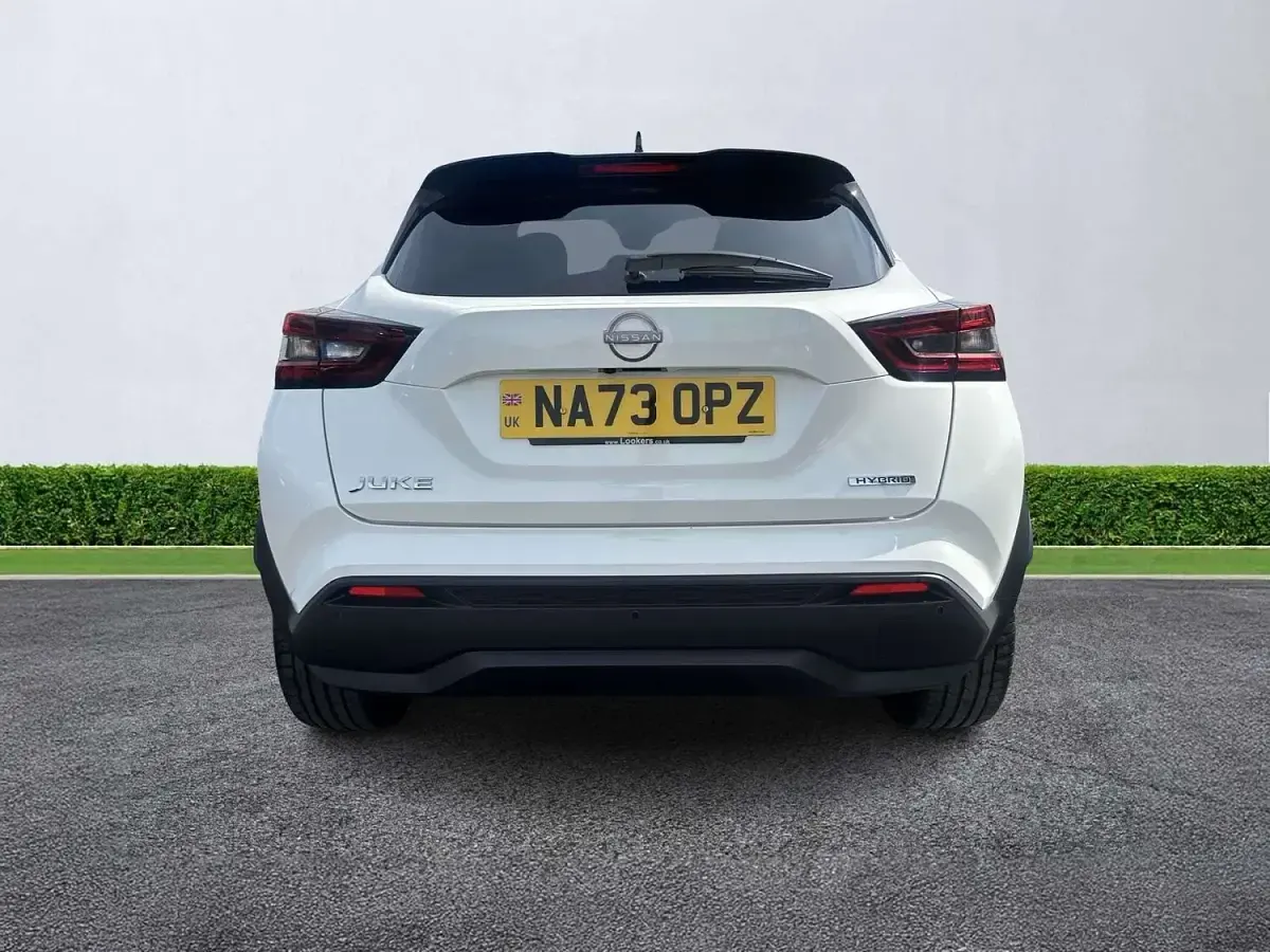 Used Nissan Juke Tekna 143 HP (105 kW) 2023 White SUV