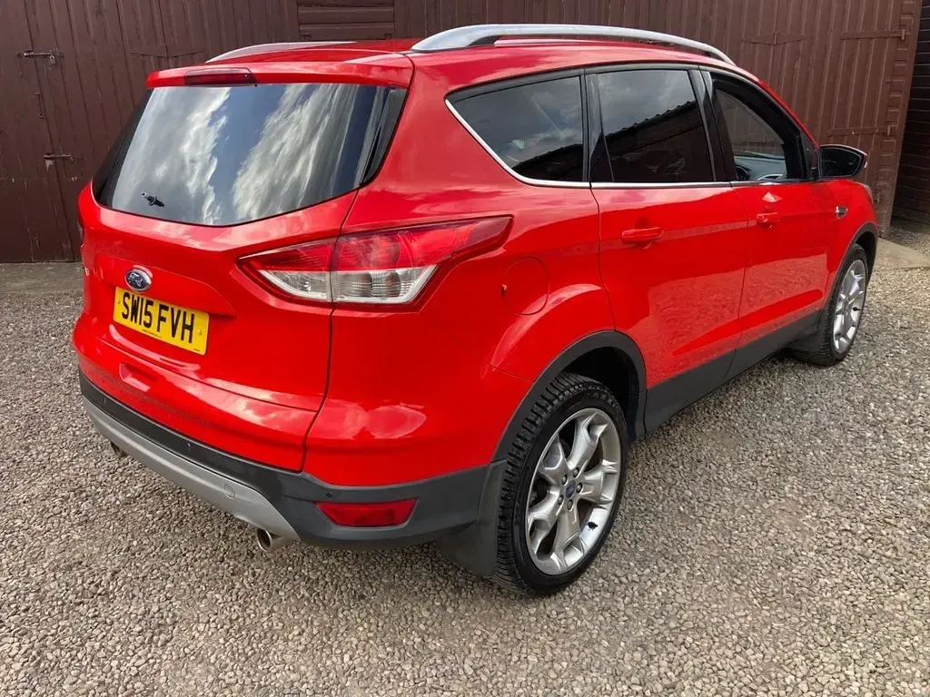 Used Ford Kuga Titanium 180 HP (132 kW) 2015 Red SUV