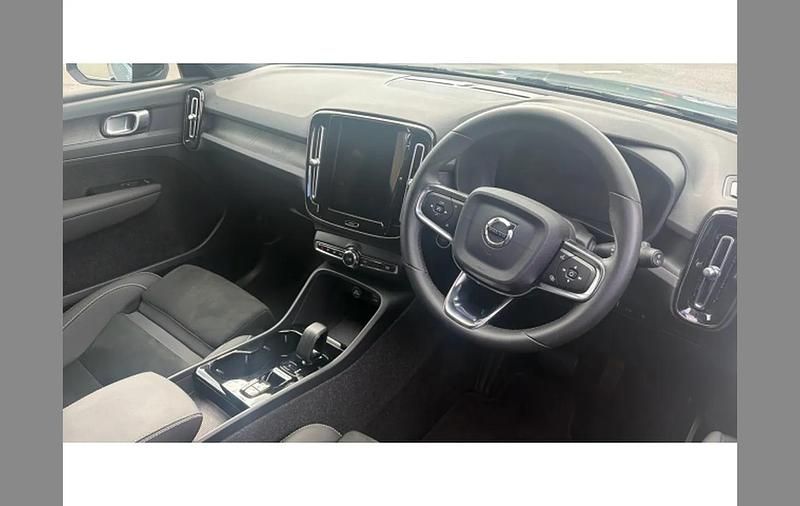 Used Volvo XC40 Plus 211 HP (155 kW) 2023 Grey SUV