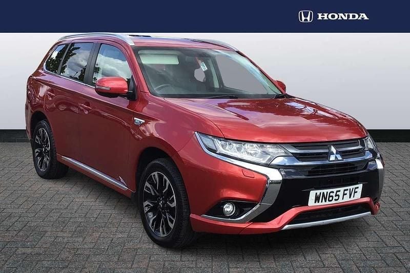 Red Used 2015 Mitsubishi Outlander P-HEV SUV | £10,695 (Fair price) - Image 1/4