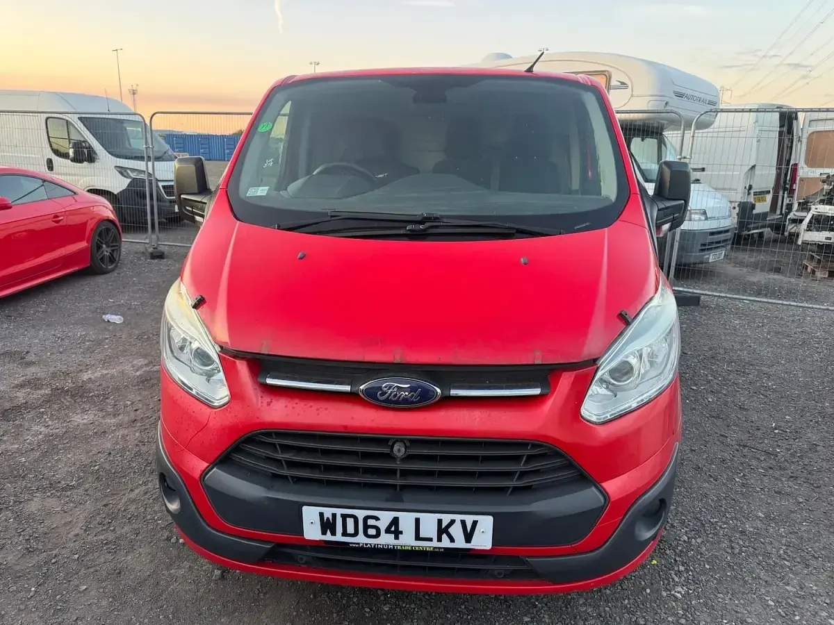 Used Ford Transit Custom Trend 125 HP (91 kW) 2015 Red Van
