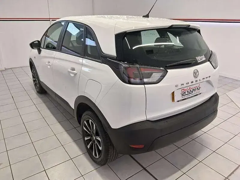 Used Vauxhall Crossland Design Edition 2023 White SUV