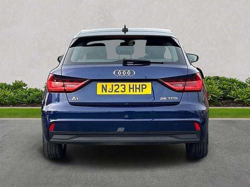 Usado Audi A1 Premium 95 HP (69 kW) 2023 Azul SUV