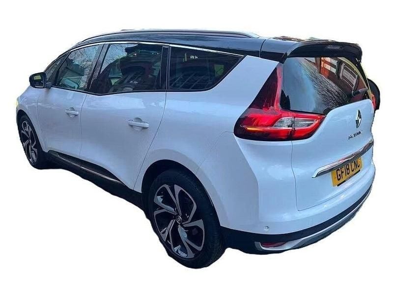Used Renault Grand Scénic IV Signature 110 HP (80 kW) 2018 White/black MPV